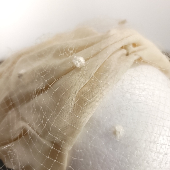 Antique Wedding Bridal Veil Head Dress Ivory Bow Clip Bride Birdcage 1960s main image 6
